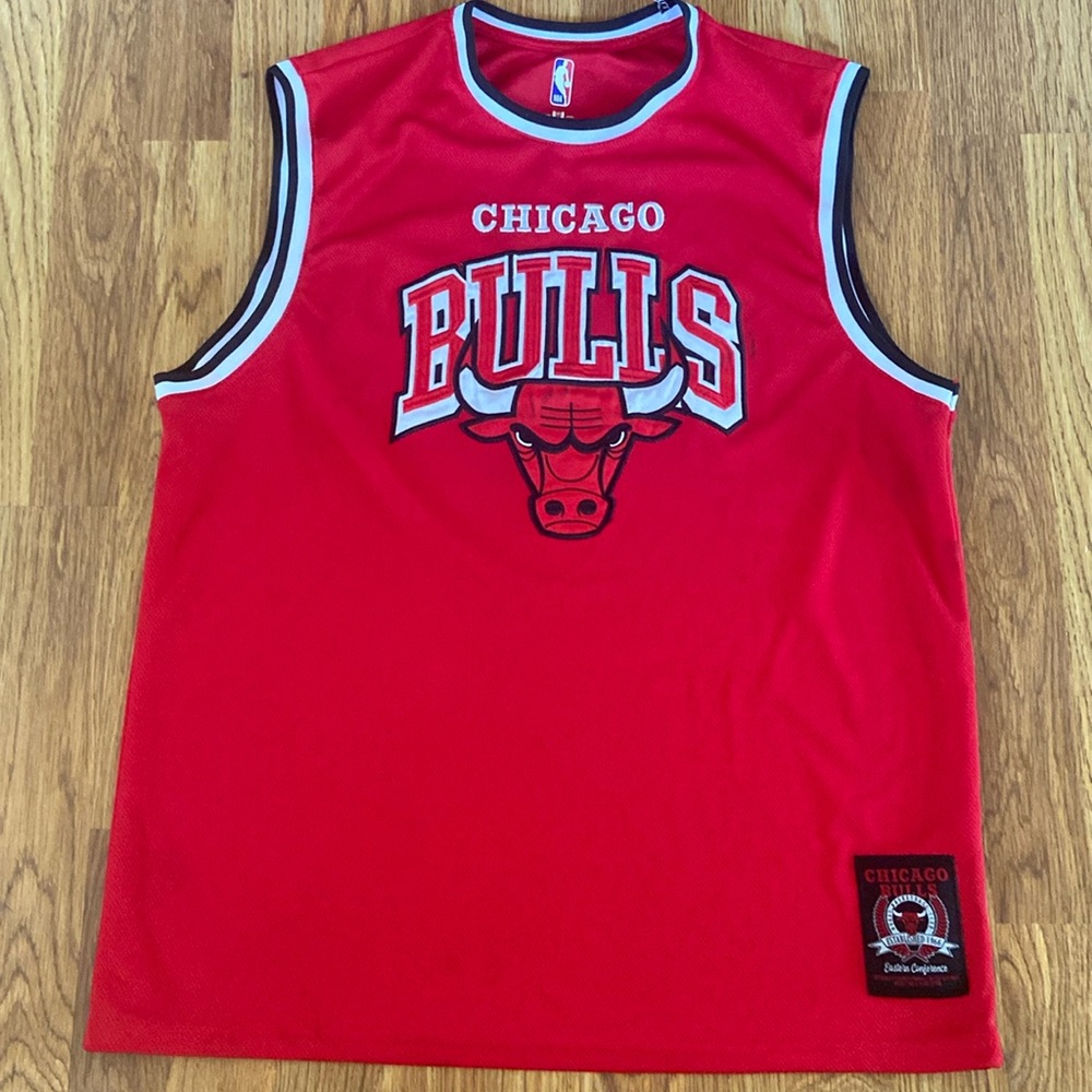 NBA Like New! Chicago Bulls XL red jersey